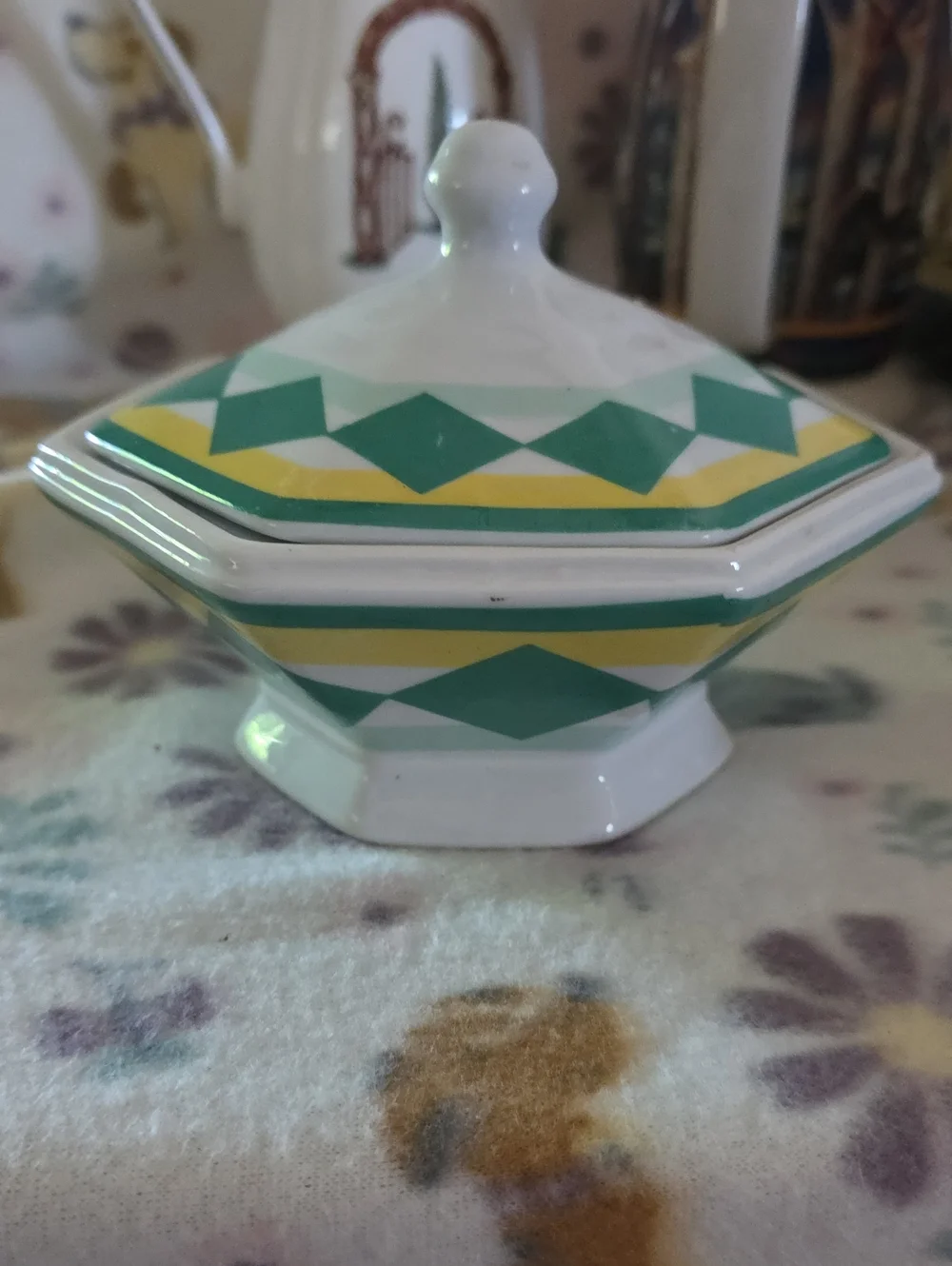 Noritake Morimura Brothers, Japan, featuring distinct Art Deco geometric pattern